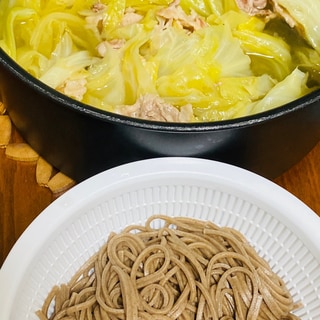 キャベツと豚肉だけで簡単白だし鍋♪シメは蕎麦